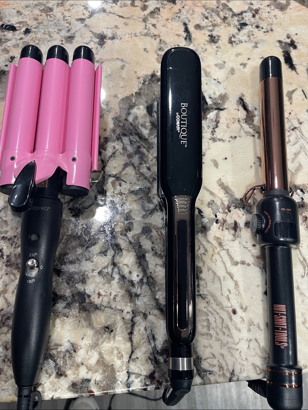 Black Ceramic Hair Straightener - Sleek Salon Flat Iron * LIKE NEW**
